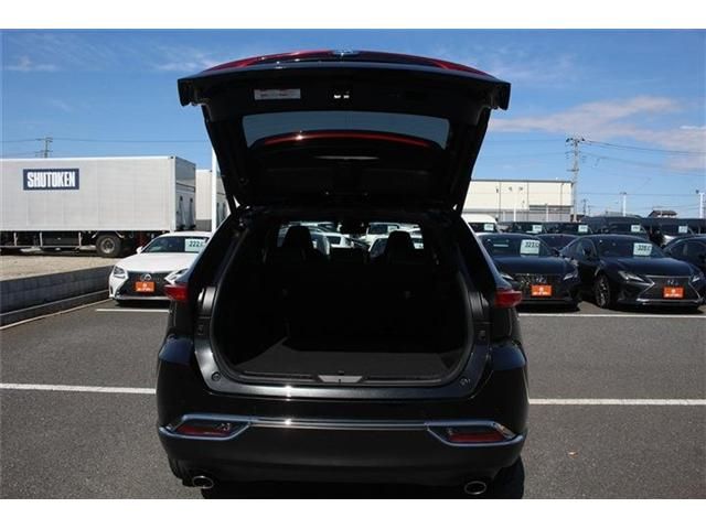 TOYOTA HARRIER HYBRID 2023 Image 31