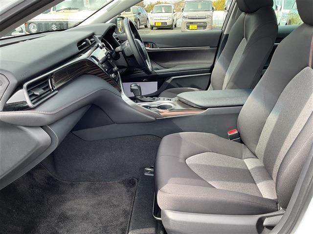 TOYOTA CAMRY HYBRID 2020 Image 31