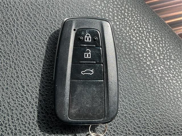 TOYOTA CAMRY HYBRID 2020 Image 31