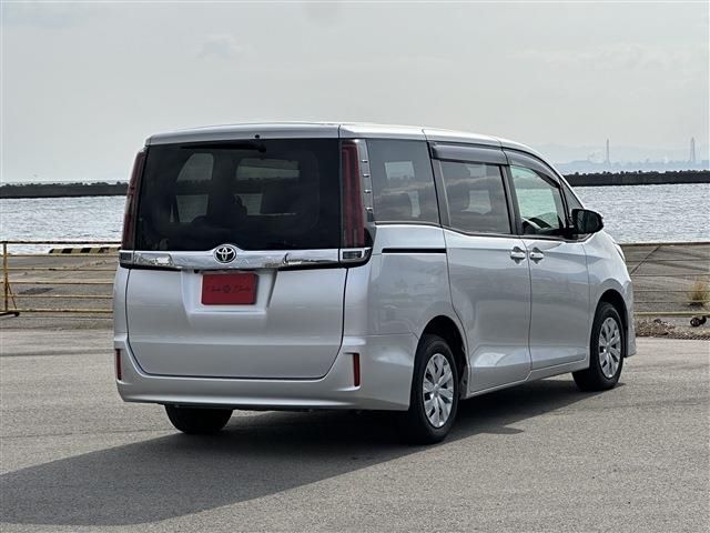 TOYOTA NOAH 2021 Image 31
