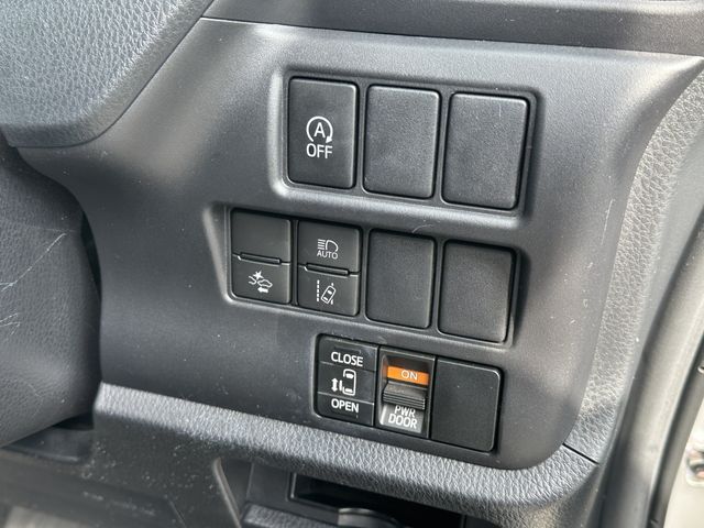 TOYOTA NOAH 2021 Image 31