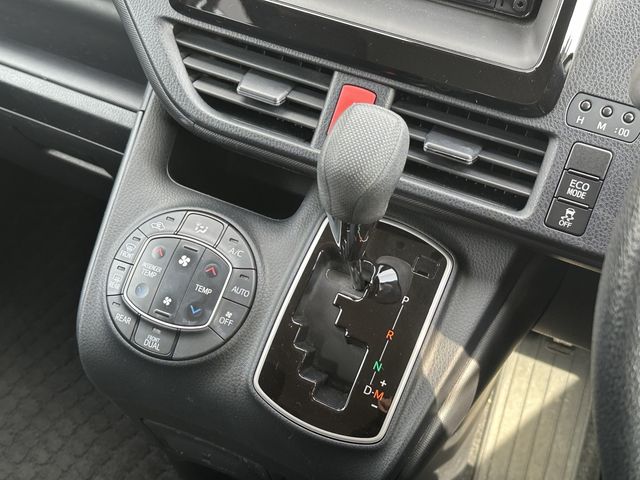 TOYOTA NOAH 2021 Image 31