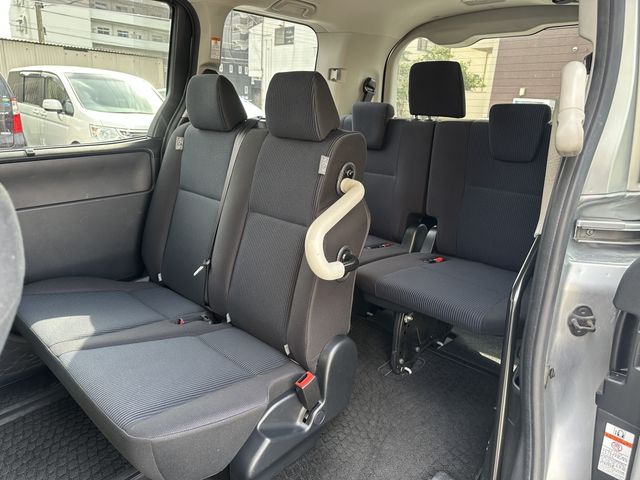 TOYOTA NOAH 2021 Image 31