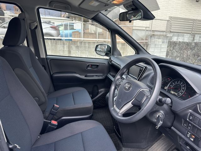 TOYOTA NOAH 2021 Image 31