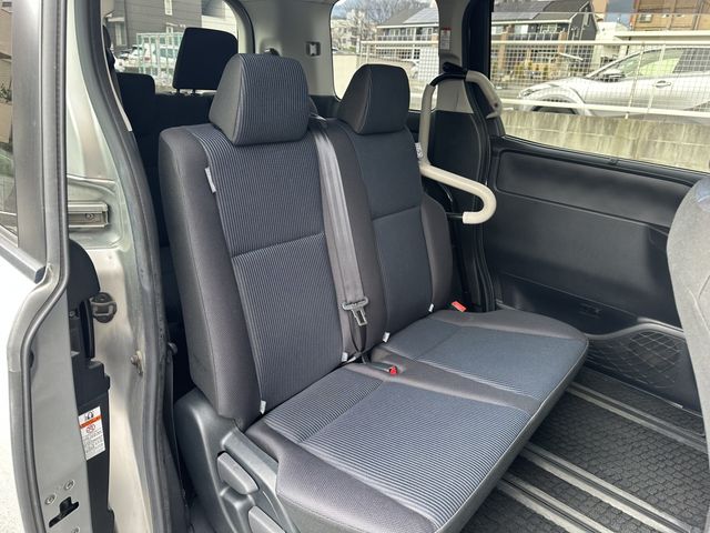 TOYOTA NOAH 2021 Image 31