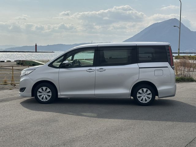 TOYOTA NOAH 2021 Image 31