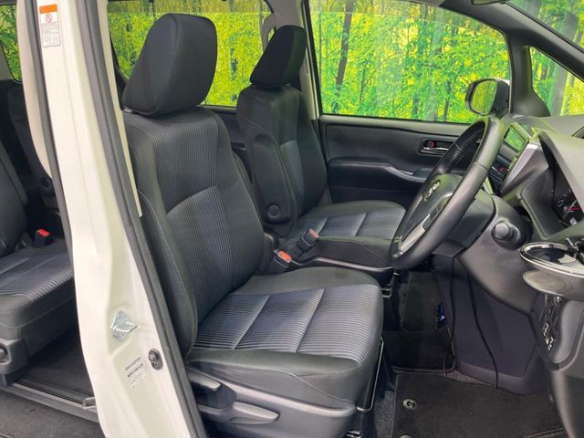 TOYOTA VOXY 2016 Image 31