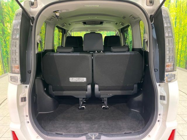 TOYOTA VOXY 2016 Image 31