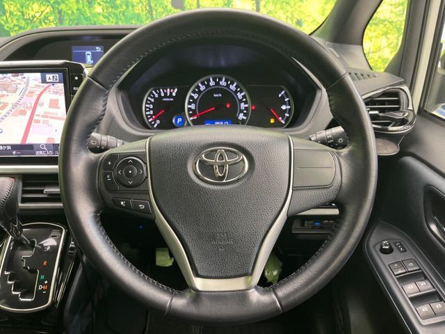 TOYOTA VOXY 2016 Image 31
