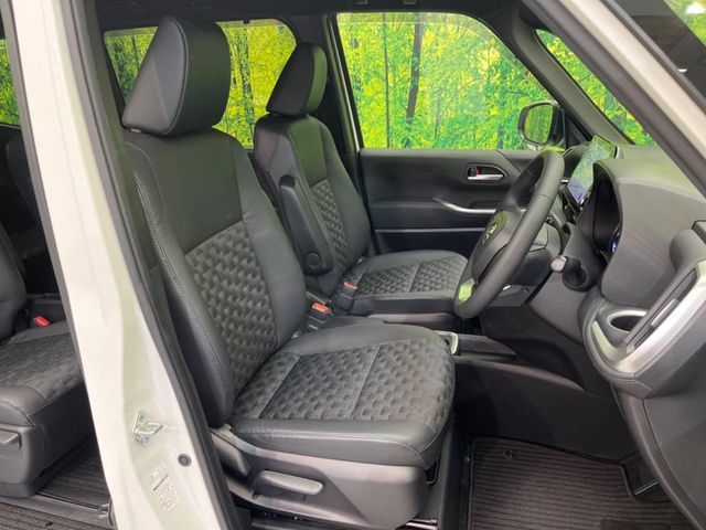 TOYOTA VOXY HYBRID 2023 Image 31