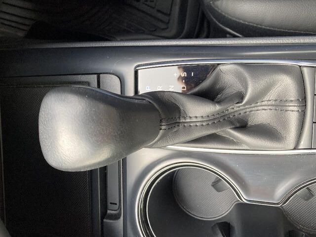 TOYOTA CAMRY HYBRID 2019 Image 31