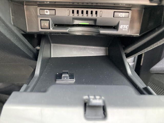 TOYOTA CAMRY HYBRID 2019 Image 31