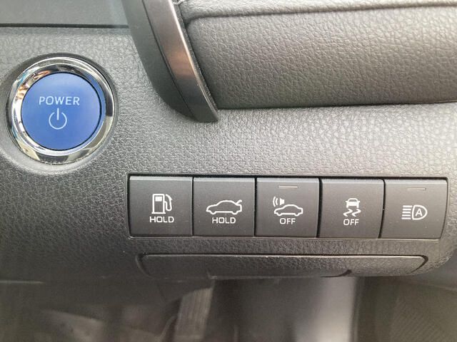 TOYOTA CAMRY HYBRID 2019 Image 31