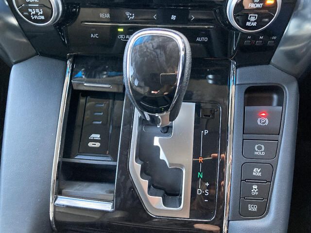 TOYOTA VELLFIRE  HYBRID 4WD 2018 Image 31