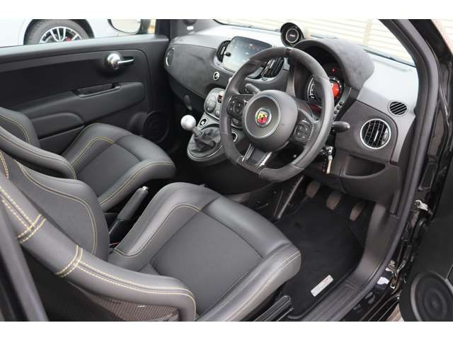 FIAT ABARTH 695 2024 Image 31