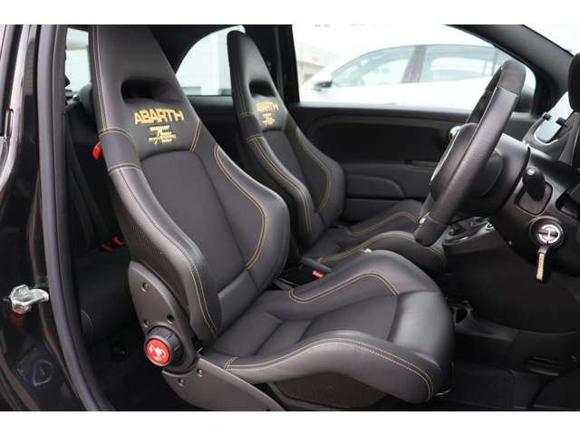 FIAT ABARTH 695 2024 Image 31