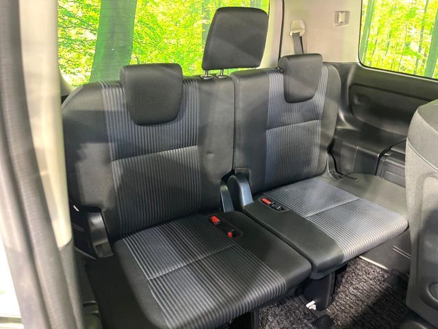 TOYOTA VOXY 2017 Image 31