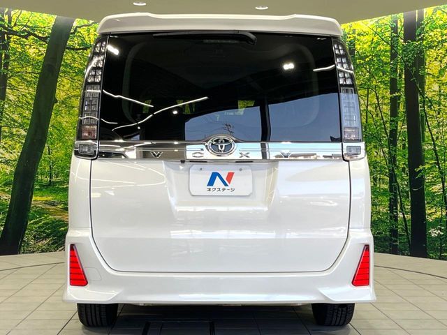 TOYOTA VOXY 2017 Image 31