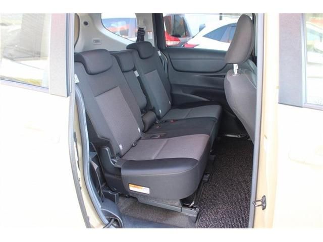 TOYOTA SIENTA HYBRID 2018 Image 31