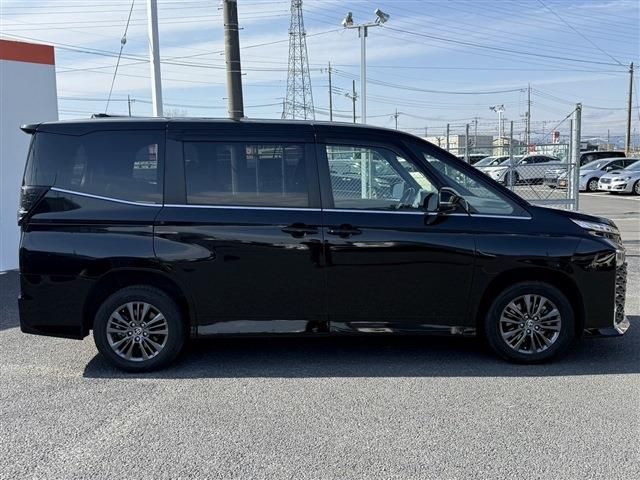 TOYOTA VOXY HYBRID 4WD 2022 Image 31