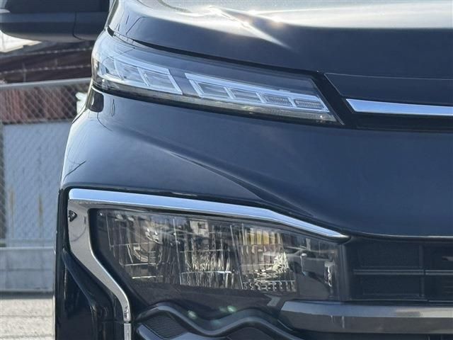 TOYOTA VOXY HYBRID 4WD 2022 Image 31