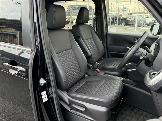 TOYOTA VOXY HYBRID 4WD 2022 Image 31