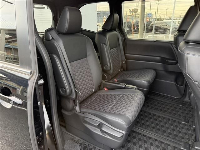 TOYOTA VOXY HYBRID 4WD 2022 Image 31