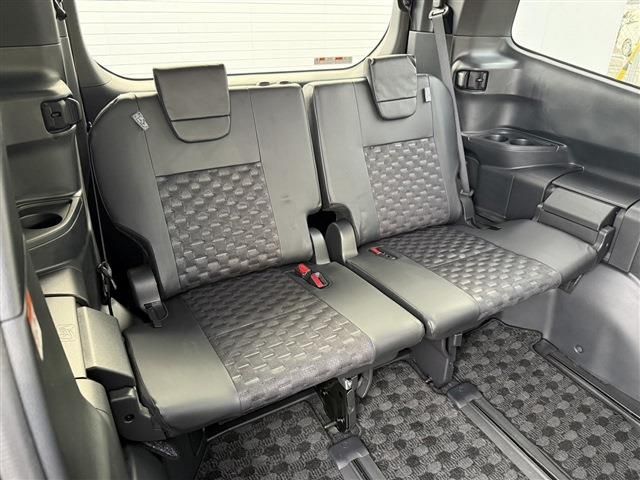 TOYOTA VOXY HYBRID 4WD 2022 Image 31