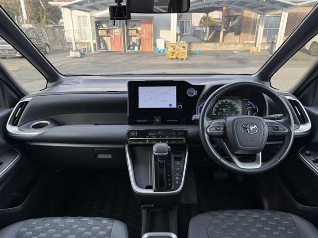 TOYOTA VOXY HYBRID 4WD 2022 Image 31