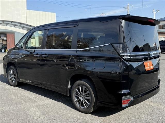 TOYOTA VOXY HYBRID 4WD 2022 Image 31