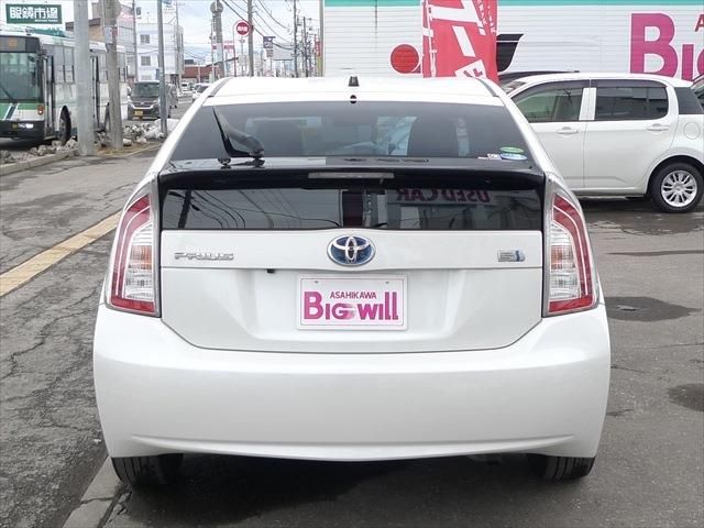 TOYOTA PRIUS 2013 Image 31