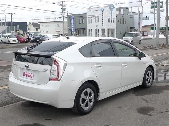 TOYOTA PRIUS 2013 Image 31