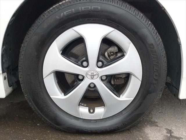 TOYOTA PRIUS 2013 Image 31