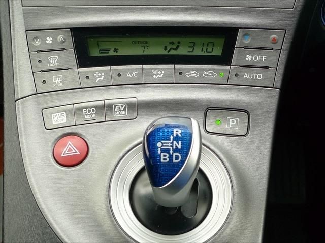 TOYOTA PRIUS 2013 Image 31