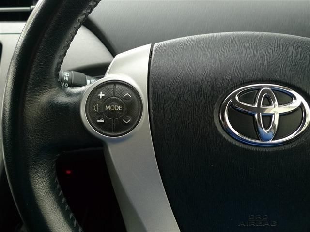 TOYOTA PRIUS 2013 Image 31