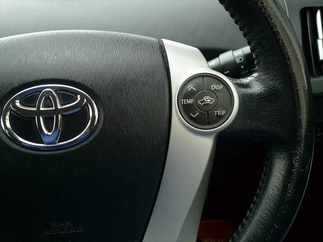 TOYOTA PRIUS 2013 Image 31