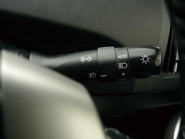 TOYOTA PRIUS 2013 Image 31