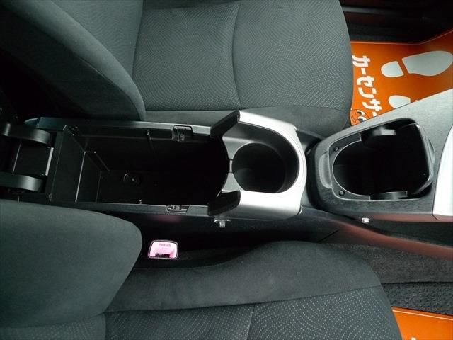 TOYOTA PRIUS 2013 Image 31