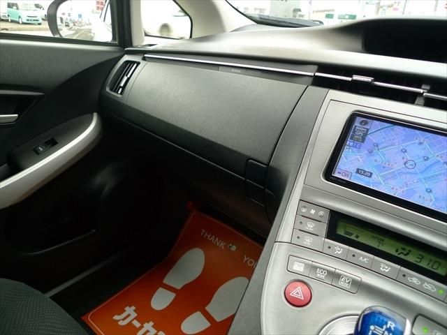 TOYOTA PRIUS 2013 Image 31