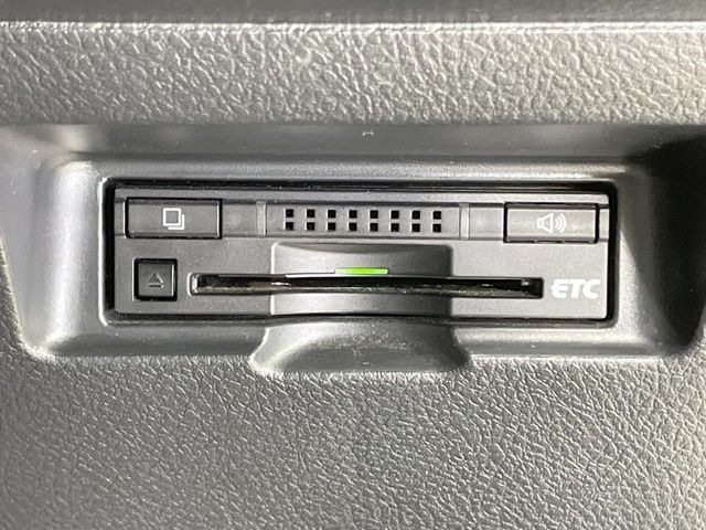 TOYOTA VITZ 2016 Image 31