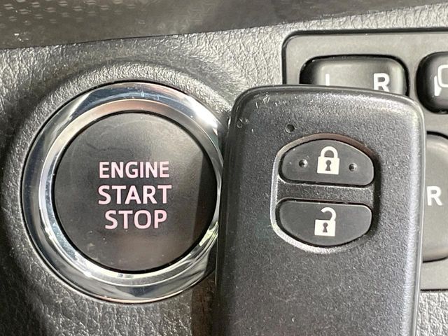 TOYOTA VITZ 2016 Image 31