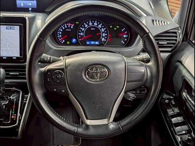 TOYOTA VOXY 2020 Image 31