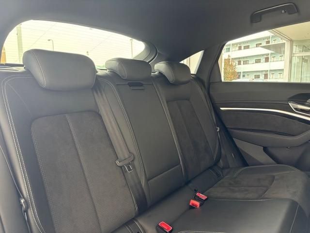 AUDI E-TRON SPORTBAC 2020 Image 31