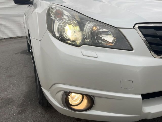 SUBARU LEGACY OUTBACK 2011 Image 31