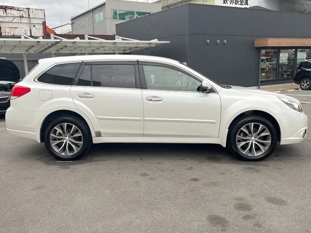 SUBARU LEGACY OUTBACK 2011 Image 31