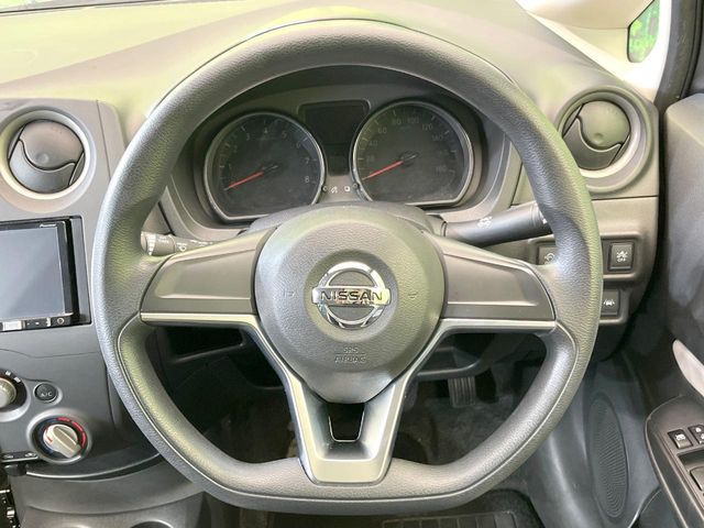 NISSAN NOTE 2017 Image 31