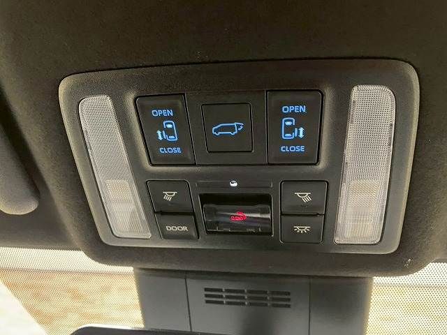 TOYOTA NOAH 2022 Image 31