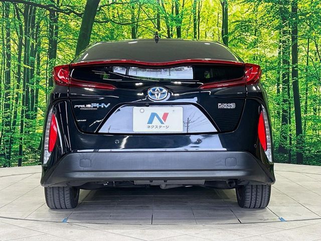 TOYOTA PRIUS PHV 2017 Image 31