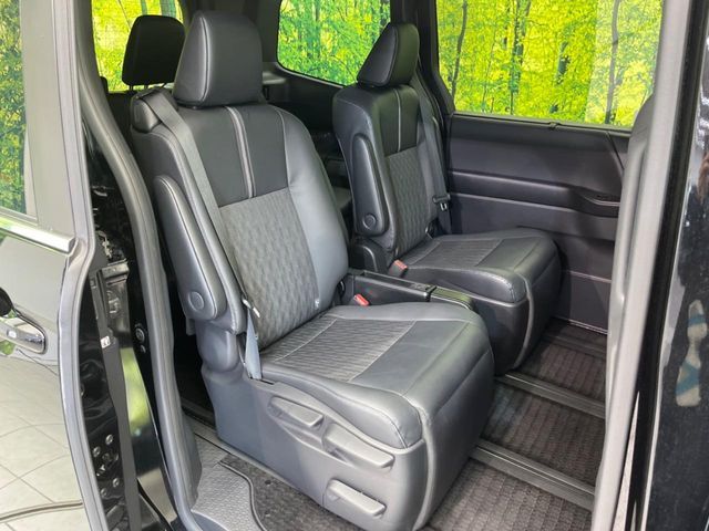 TOYOTA NOAH HYBRID 2022 Image 31