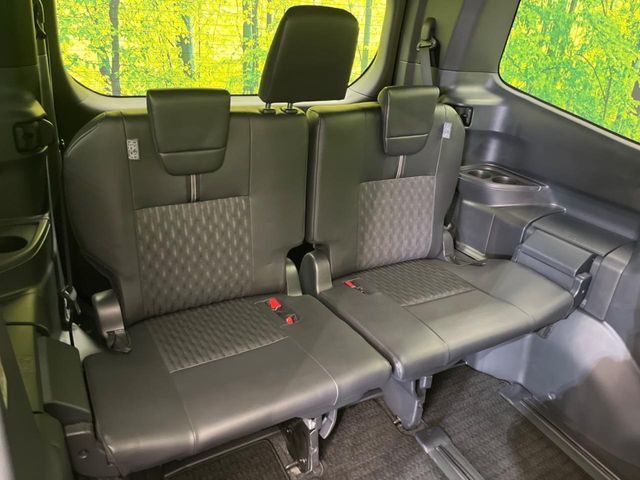 TOYOTA NOAH HYBRID 2022 Image 31